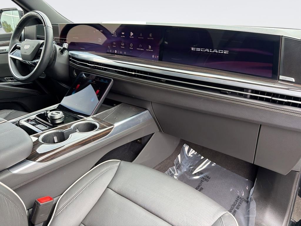 Certified 2026 Cadillac Escalade Luxury RWD image 34