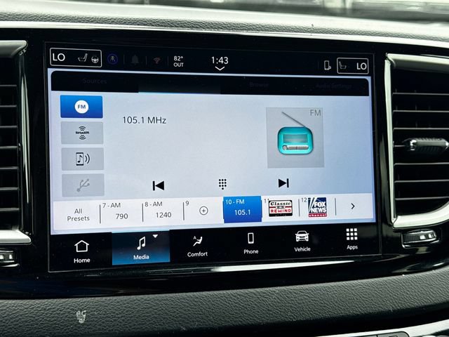 Certified 2025 Chrysler Pacifica Select FWD image 29