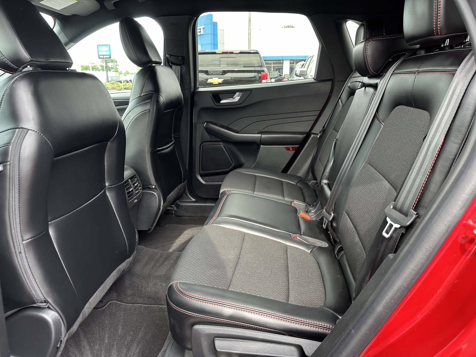 Used 2025 Ford Escape ST-Line w/ Tech Pack #1 AWD/4WD image 24