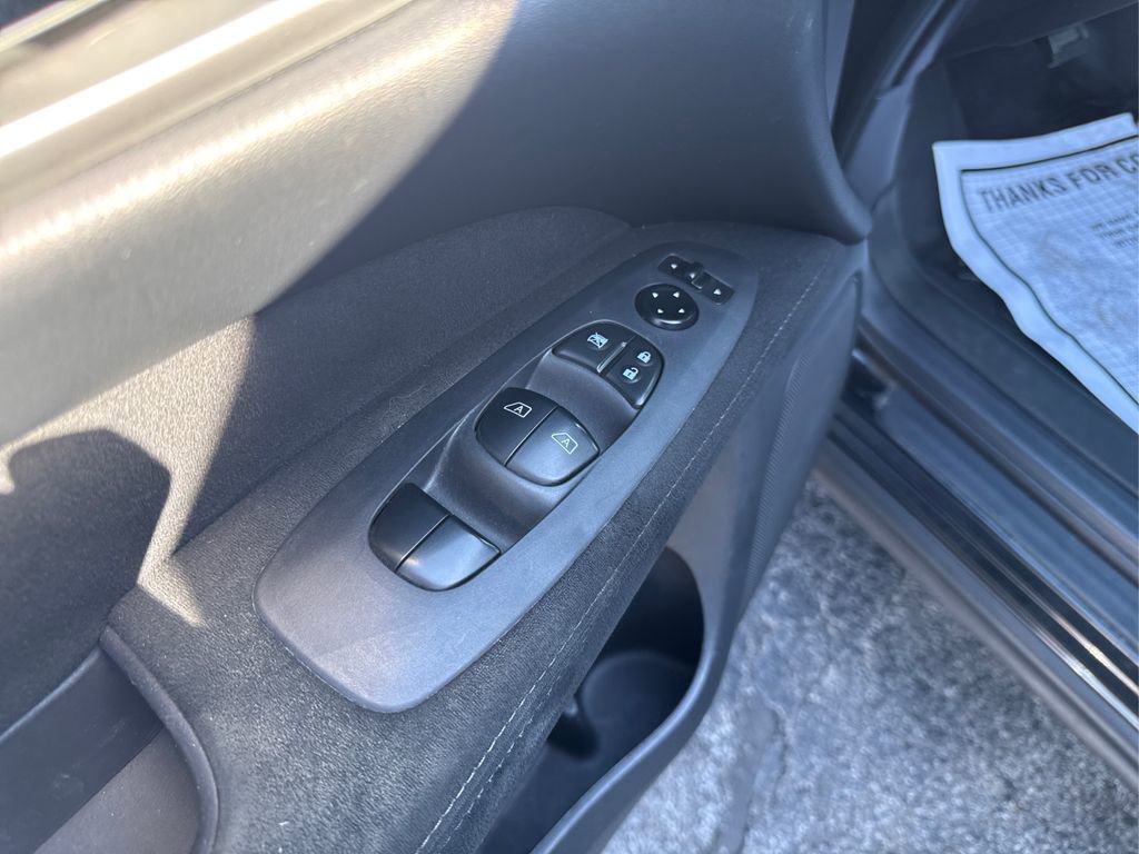 Used 2015 Nissan Pathfinder SV AWD/4WD image 16