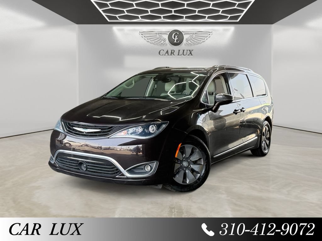 Used 2018 Chrysler Pacifica Limited w/ Advanced Safetytec Group FWD image 1
