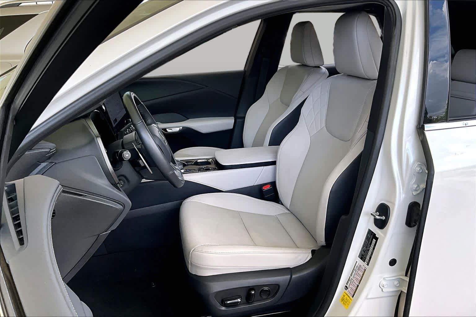 Used 2024 Lexus RX 350h w/ Accessory Package (Z1) AWD/4WD image 7
