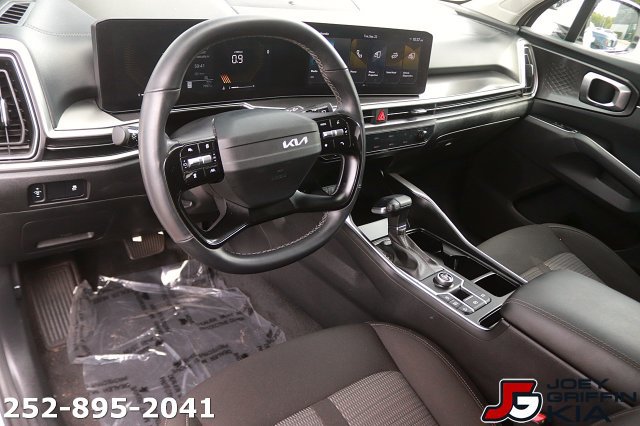 Certified 2026 Kia Sorento LX FWD image 13
