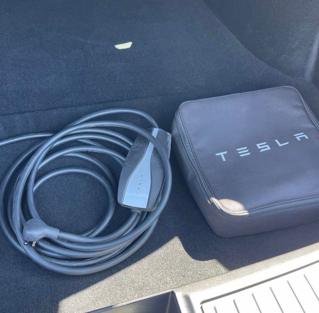 Used 2020 Tesla Model S Long Range Plus image 19