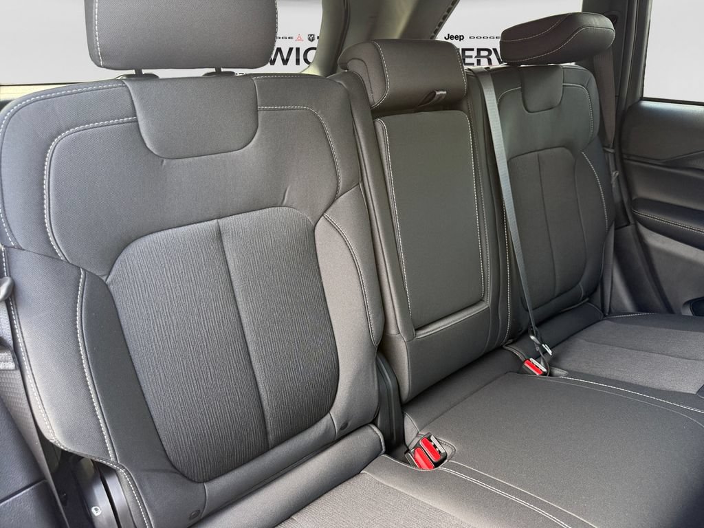 New 2026 Jeep Grand Cherokee Laredo X AWD/4WD image 17