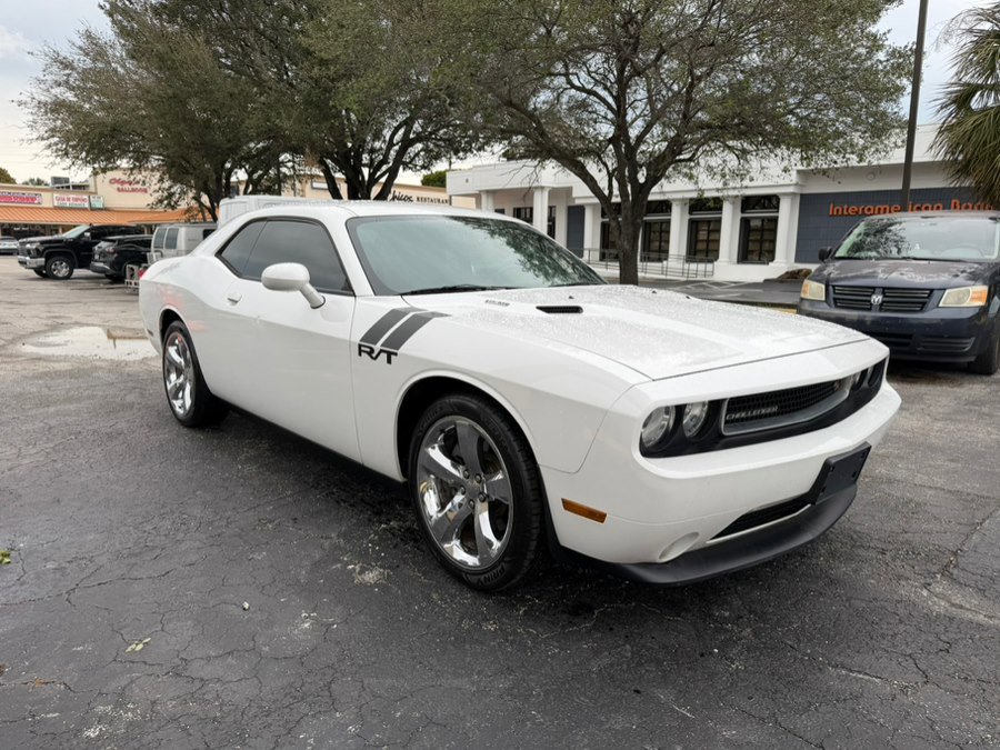 Used 2014 Dodge Challenger R/T RWD image 6