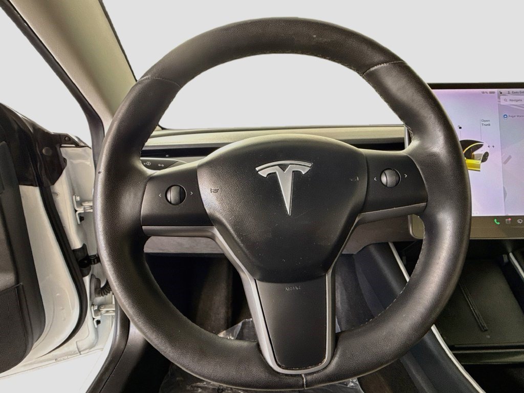 Used 2020 Tesla Model 3 Standard Range Plus RWD image 12