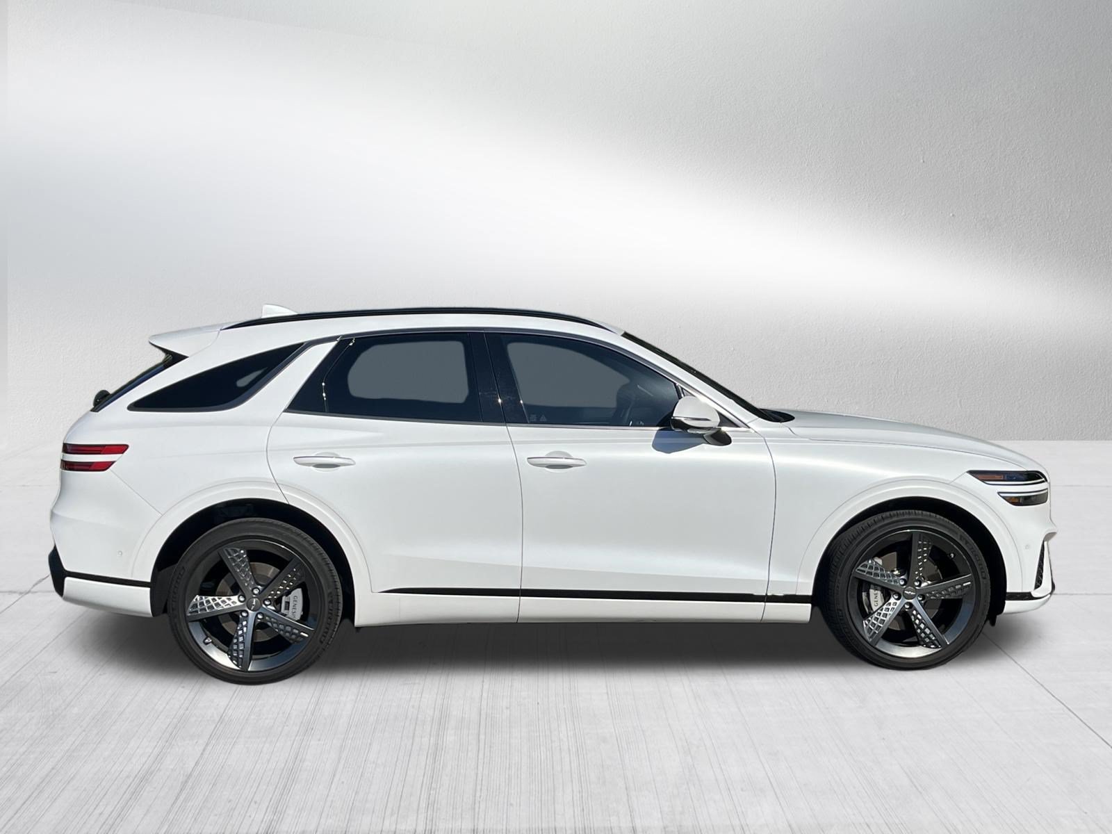 Used 2024 Genesis GV70 2.5T w/ Sport Prestige Package AWD/4WD image 8