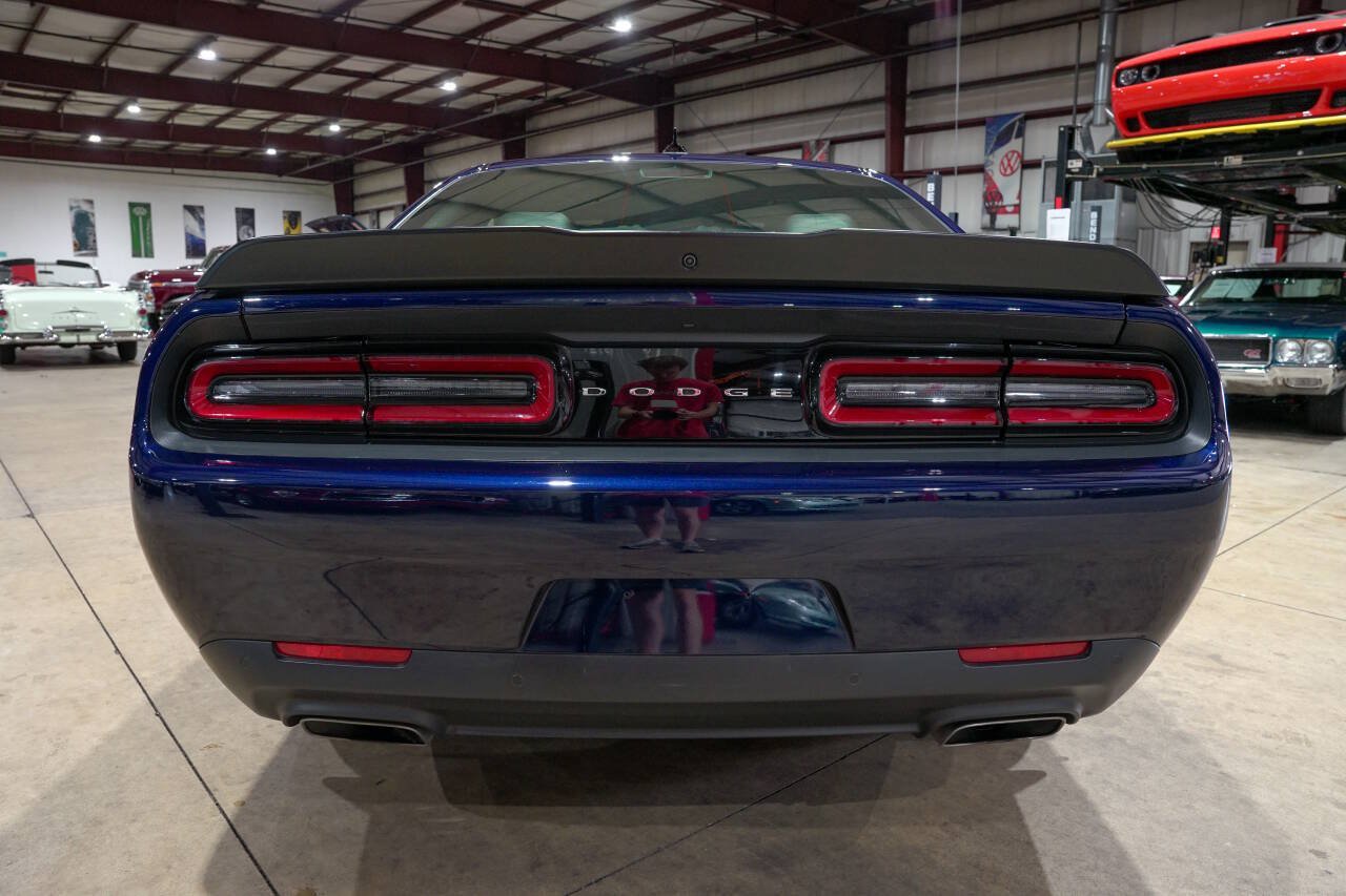 Used 2017 Dodge Challenger R/T Scat Pack RWD image 7