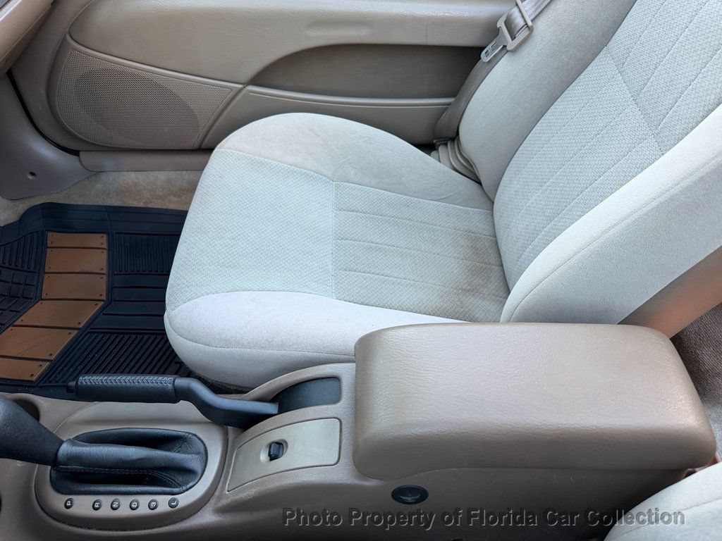 Used 2004 Chrysler Sebring GTC FWD image 52