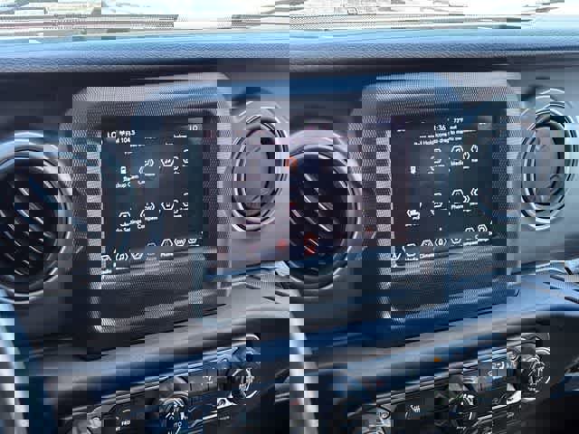 Used 2022 Jeep Wrangler Unlimited Sport image 31