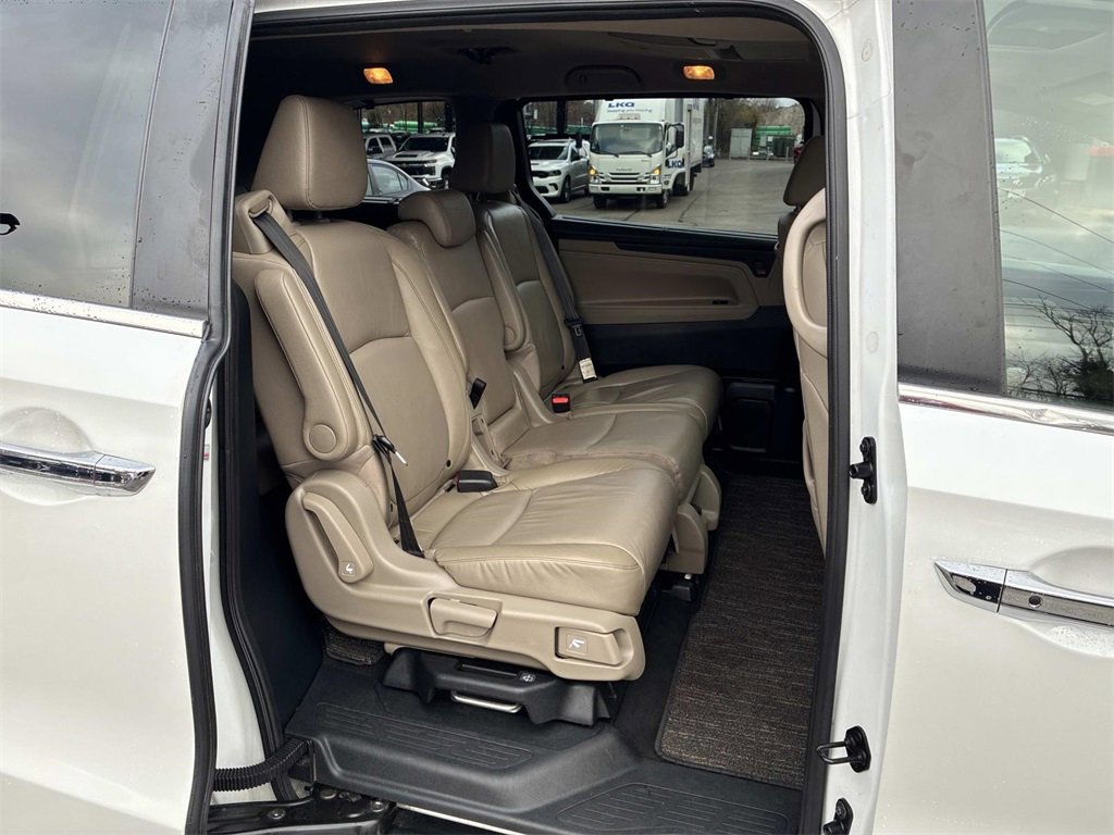 Used 2023 Honda Odyssey Touring image 11