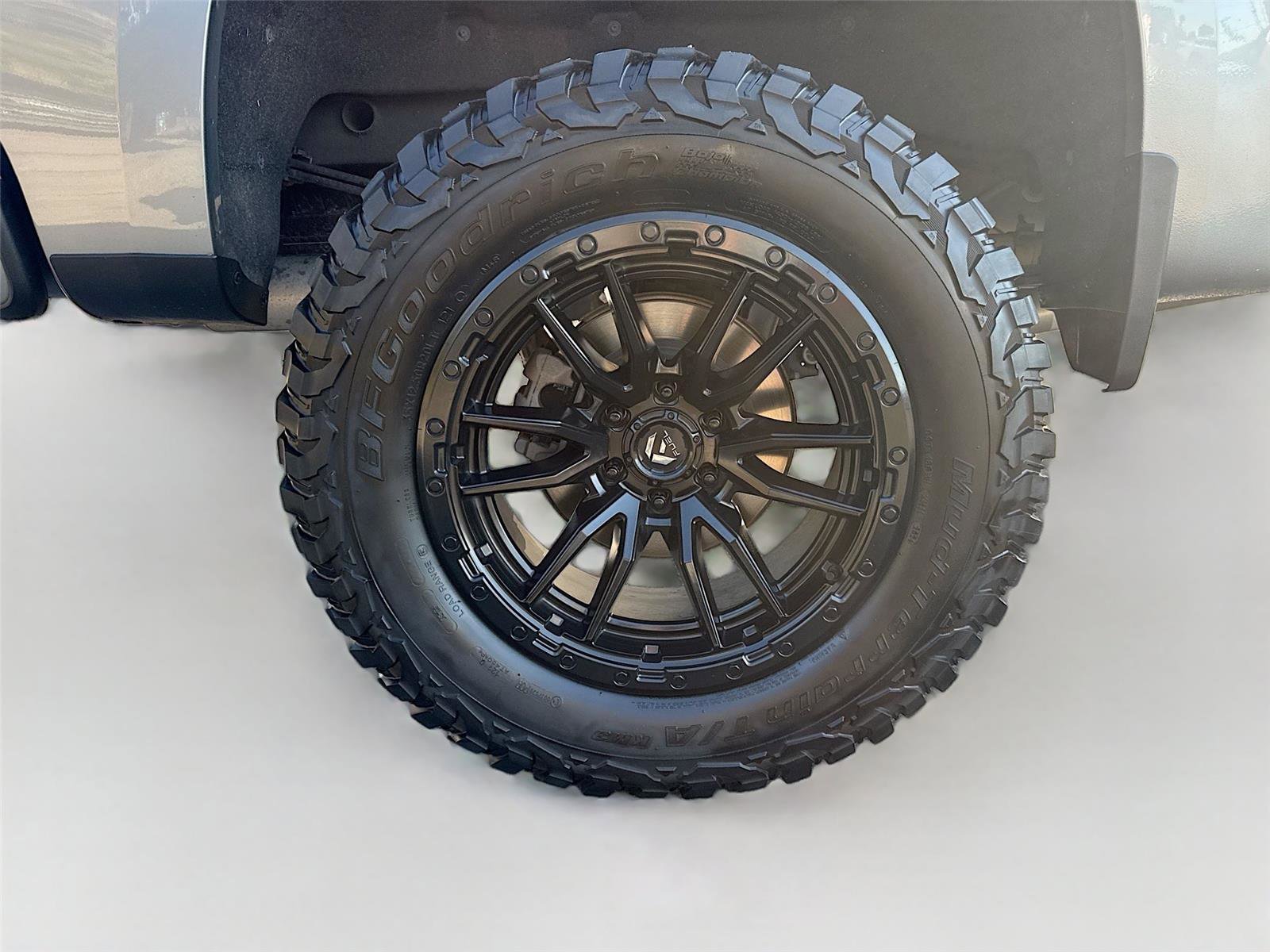 Used 2023 Chevrolet Silverado 1500 High Country w/ Z71 Off-Road Package AWD/4WD image 35