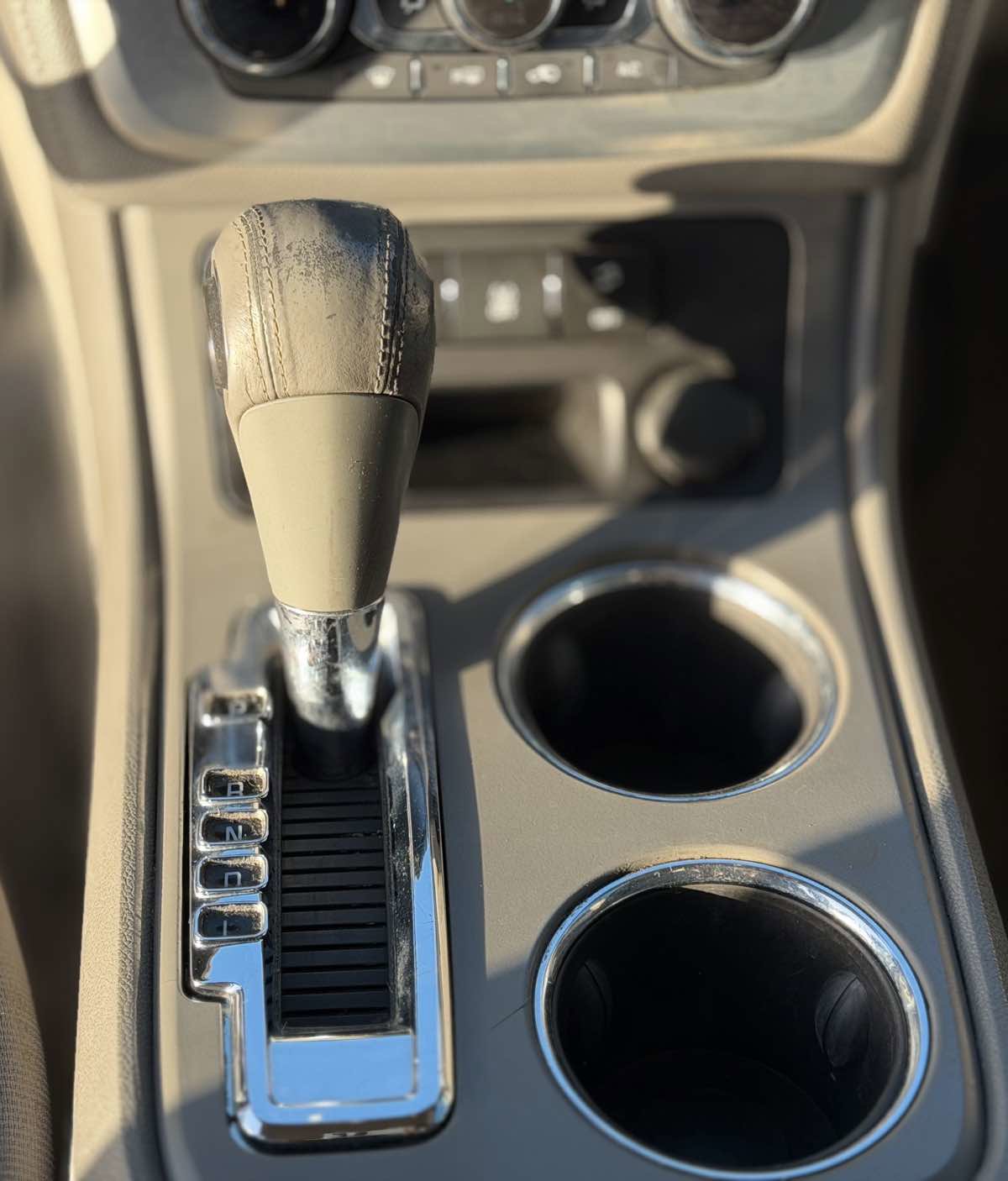 Used 2014 GMC Acadia SLE image 37