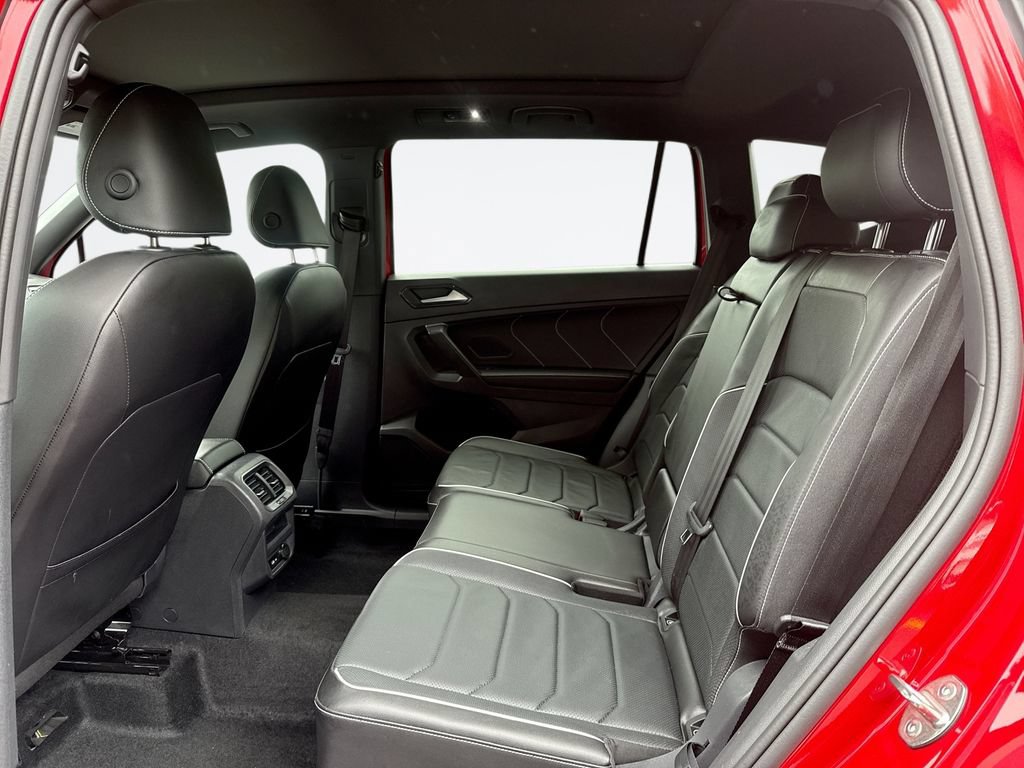 Used 2024 Volkswagen Tiguan SEL R-Line AWD/4WD image 25