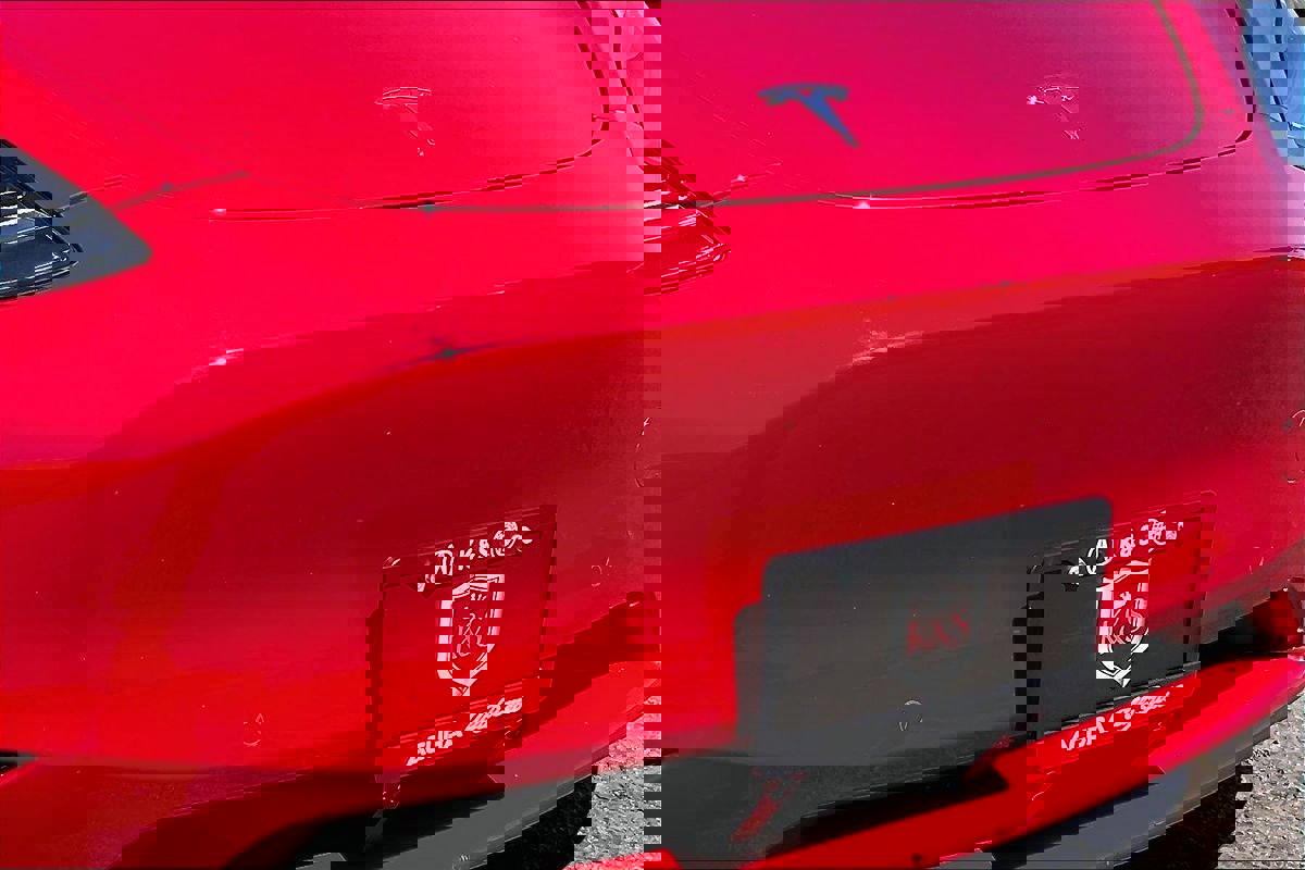 Used 2022 Tesla Model Y Long Range image 25