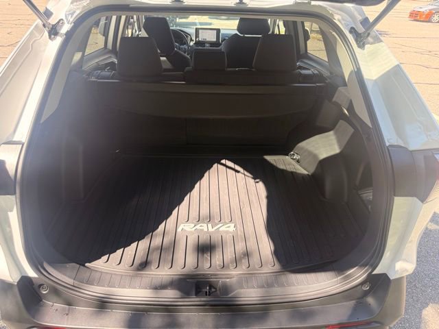 Used 2025 Toyota RAV4 XLE image 22