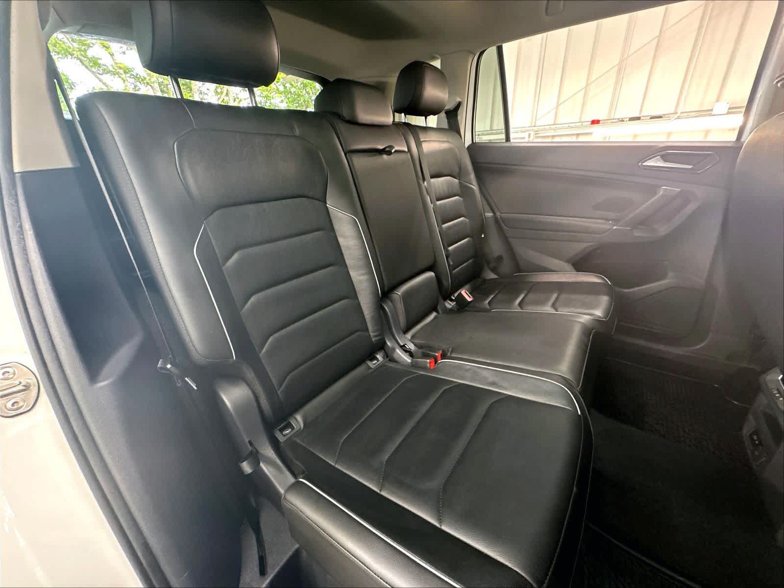 Used 2018 Volkswagen Tiguan SEL Premium AWD/4WD image 28