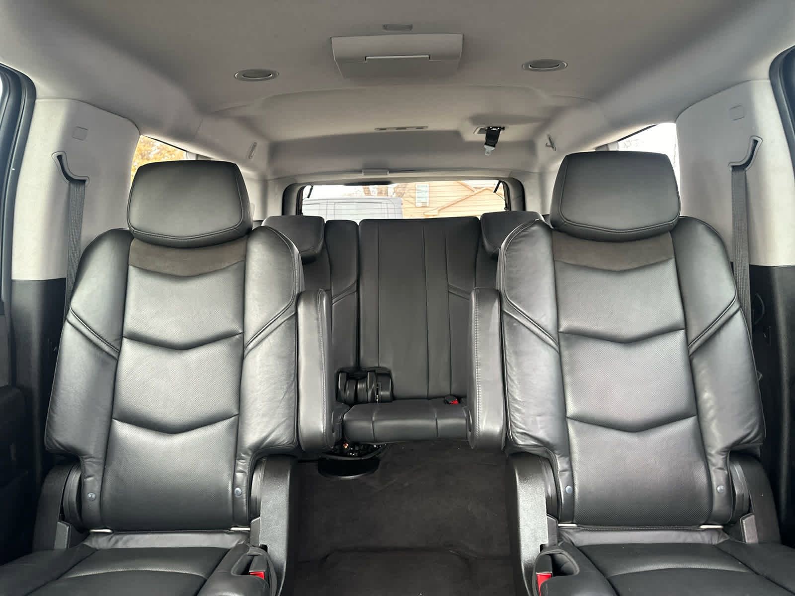 Used 2020 Cadillac Escalade ESV Premium Luxury image 27