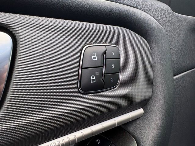 Used 2025 Ford Explorer ST image 27