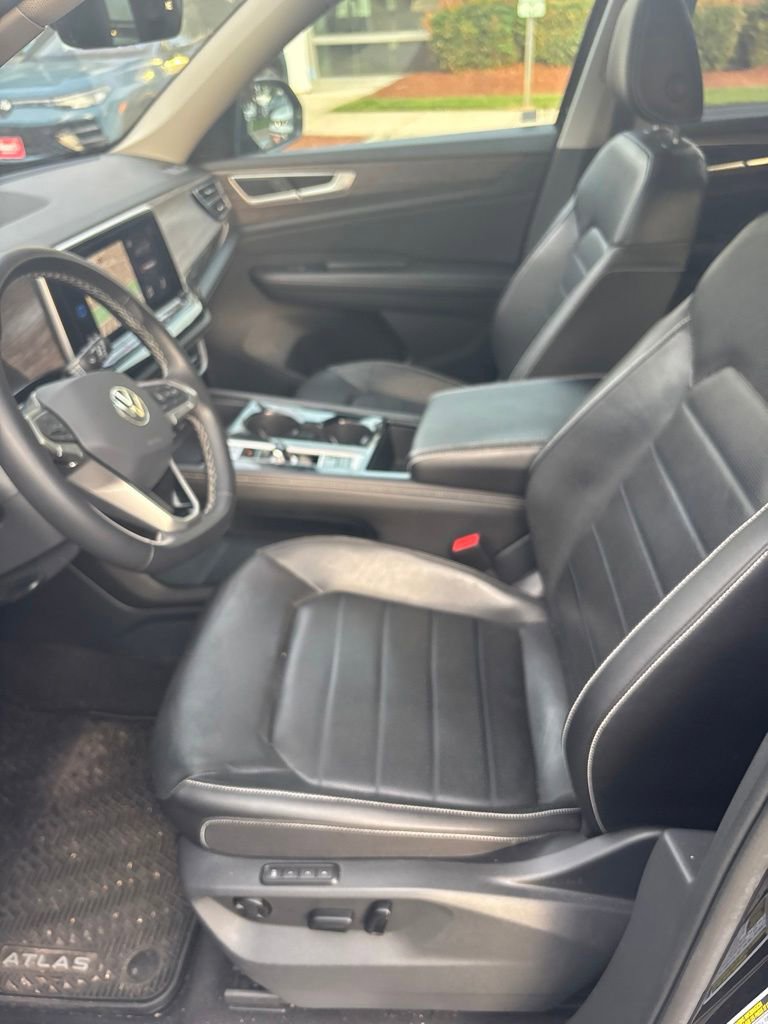 Used 2024 Volkswagen Atlas SEL AWD/4WD image 9