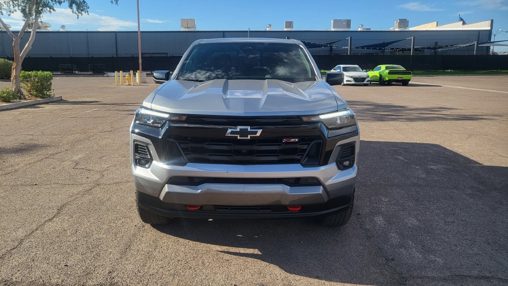 Used 2024 Chevrolet Colorado Z71 w/ Z71 Convenience Package 2 AWD/4WD image 3
