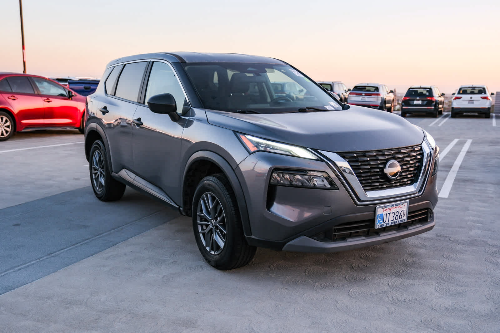 Used 2023 Nissan Rogue S FWD image 3
