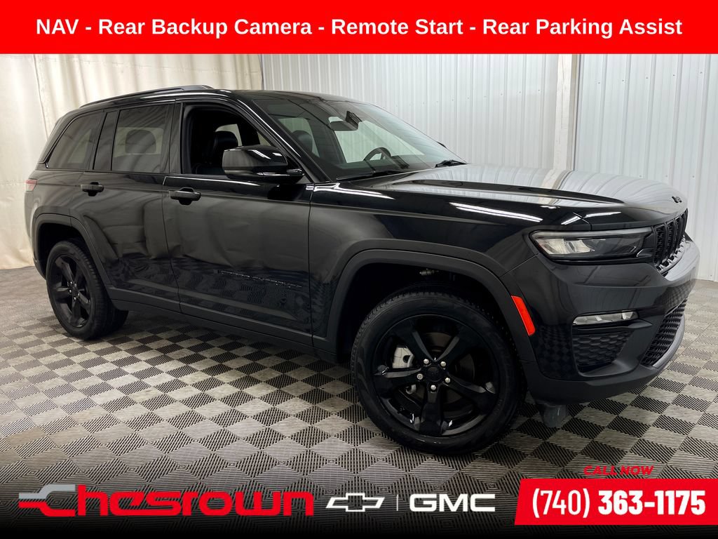 Used 2025 Jeep Grand Cherokee Limited w/ Black Appearance Package AWD/4WD image 1