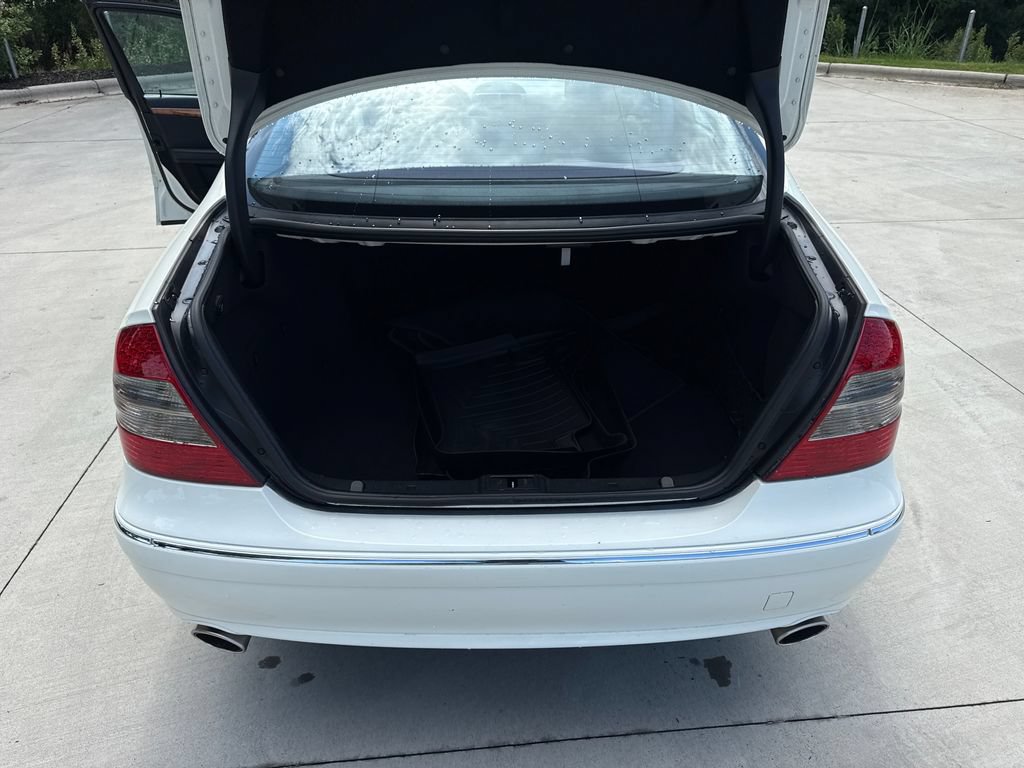 Used 2008 Mercedes-Benz E 350 4MATIC Sedan image 32