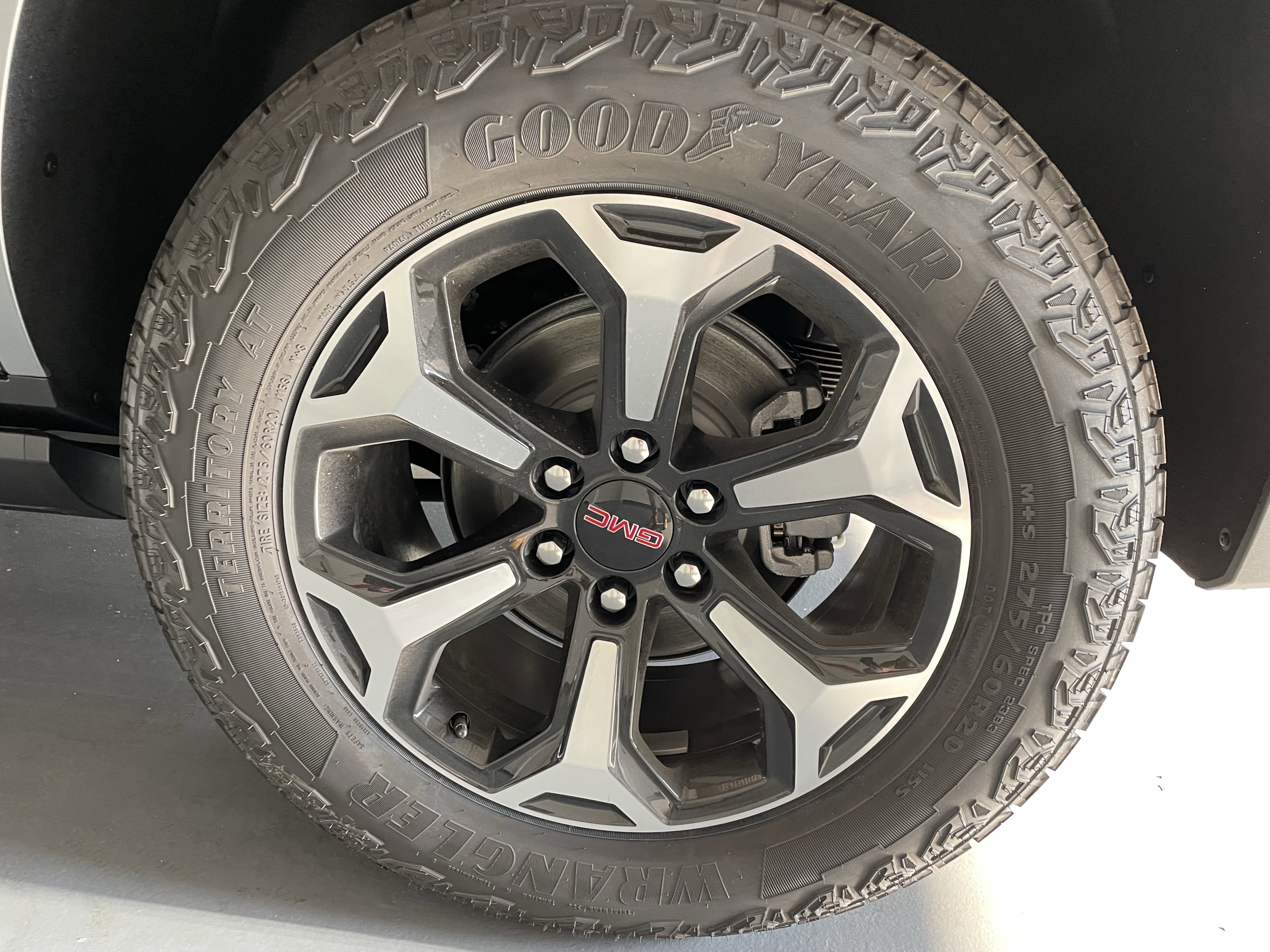 New 2025 GMC Yukon AT4 w/ AT4 Premium Plus Package image 7