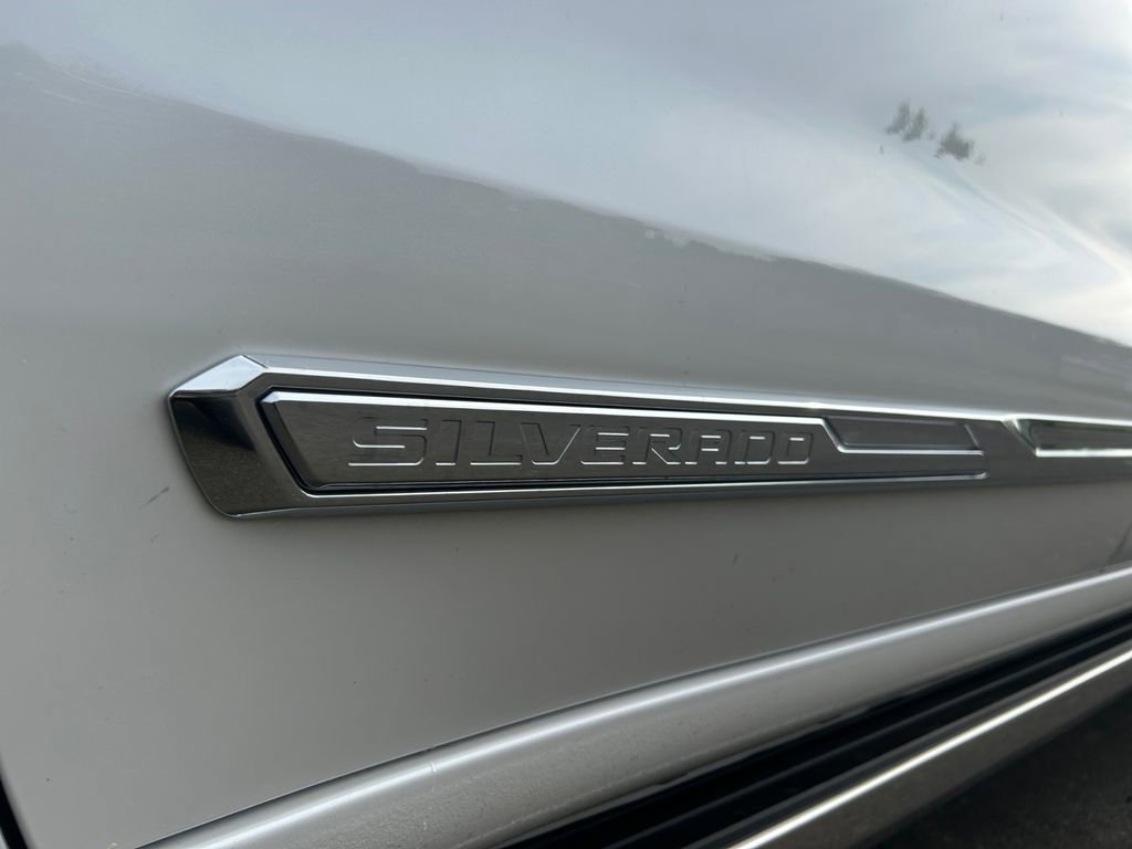 Used 2024 Chevrolet Silverado 1500 High Country w/ Technology Package image 32