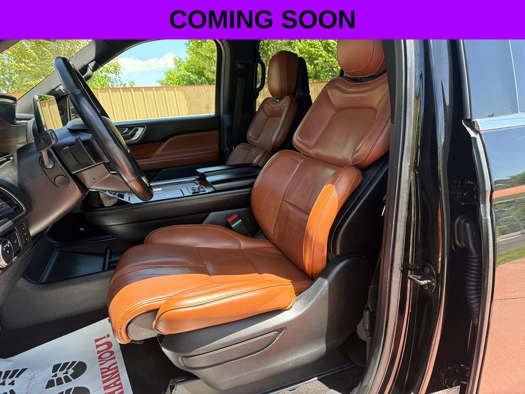 Used 2018 Lincoln Navigator Reserve w/ Technology Package AWD/4WD image 12