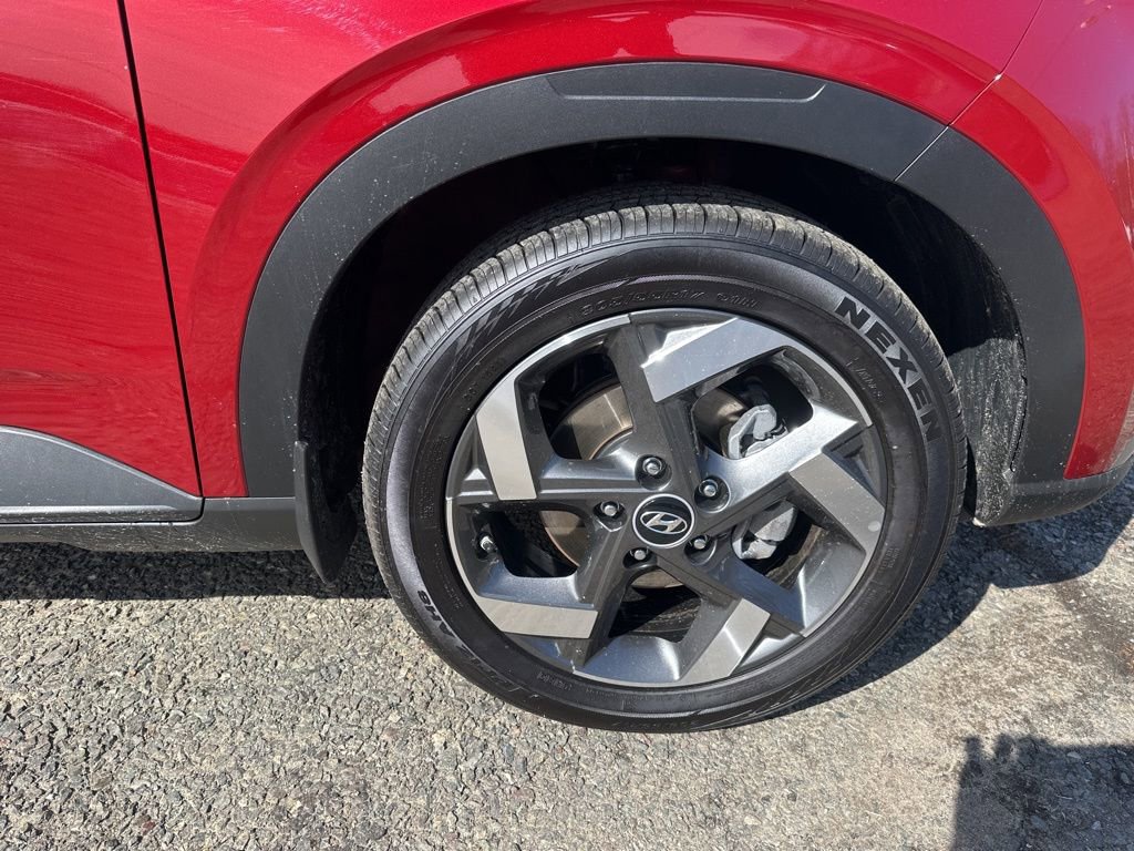 Certified 2025 Hyundai Venue SEL image 25