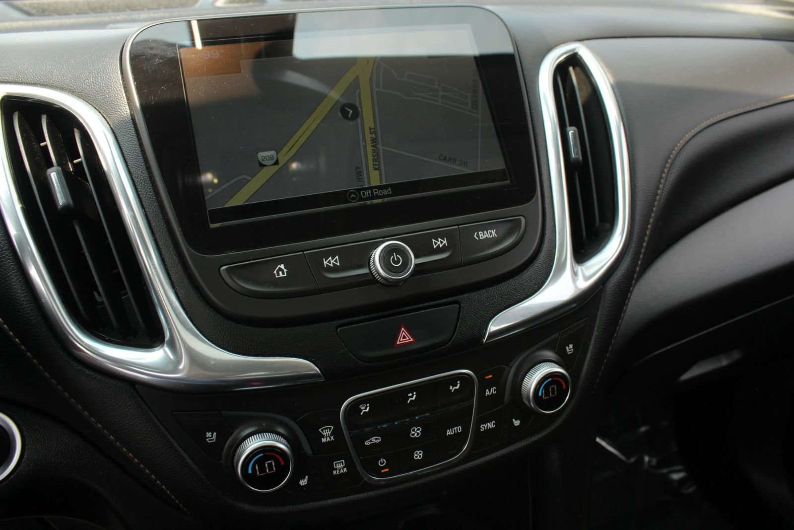 Used 2018 Chevrolet Equinox Premier AWD/4WD image 31