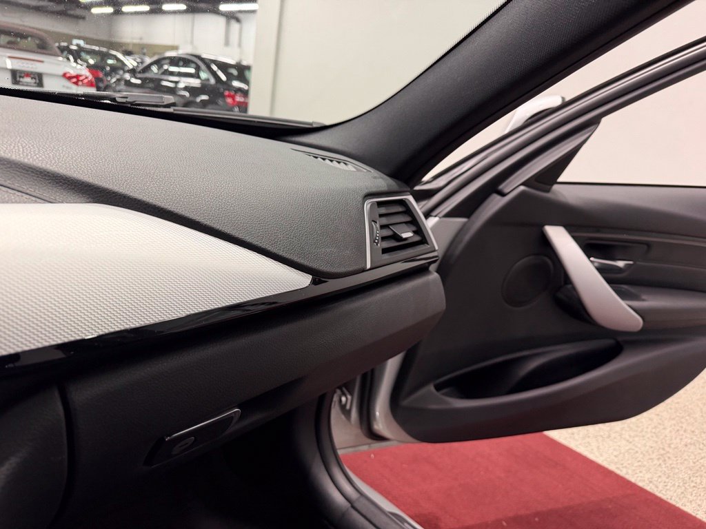 Used 2018 BMW 328d xDrive Sedan AWD/4WD image 36