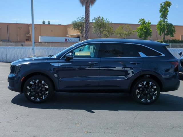Certified 2025 Kia Sorento EX w/ Panoramic Sunroof Package AWD/4WD image 6