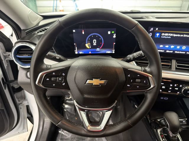 Certified 2025 Chevrolet Trax LT w/ LT Convenience Package FWD image 27