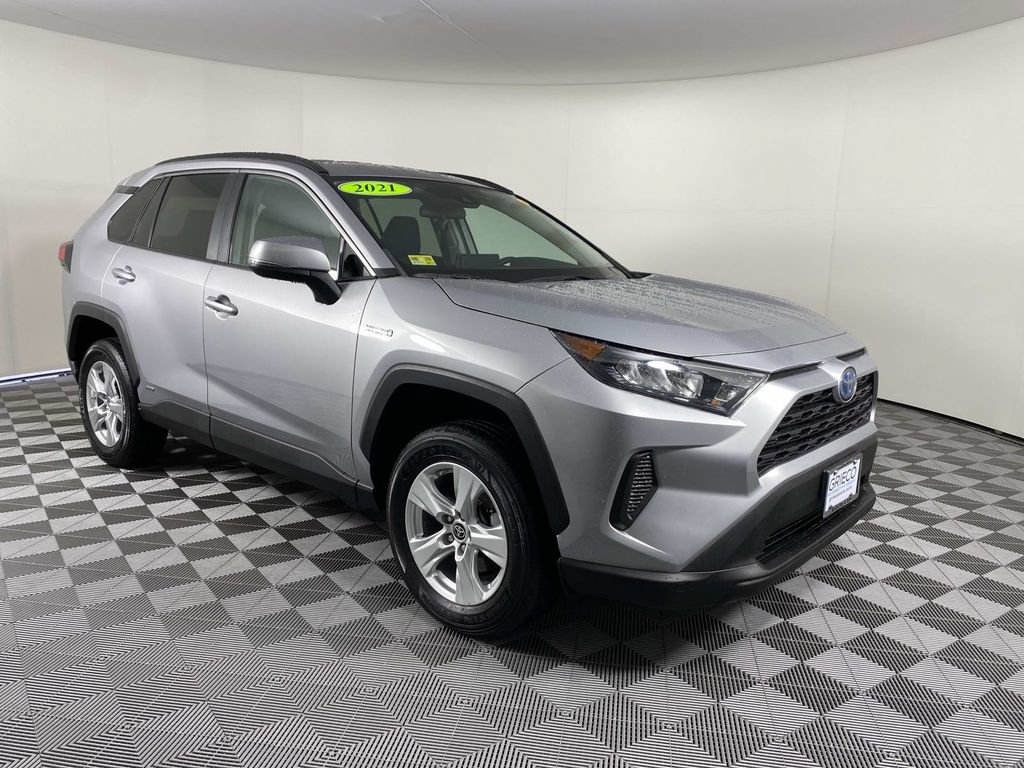 Used 2021 Toyota RAV4 LE AWD/4WD image 1