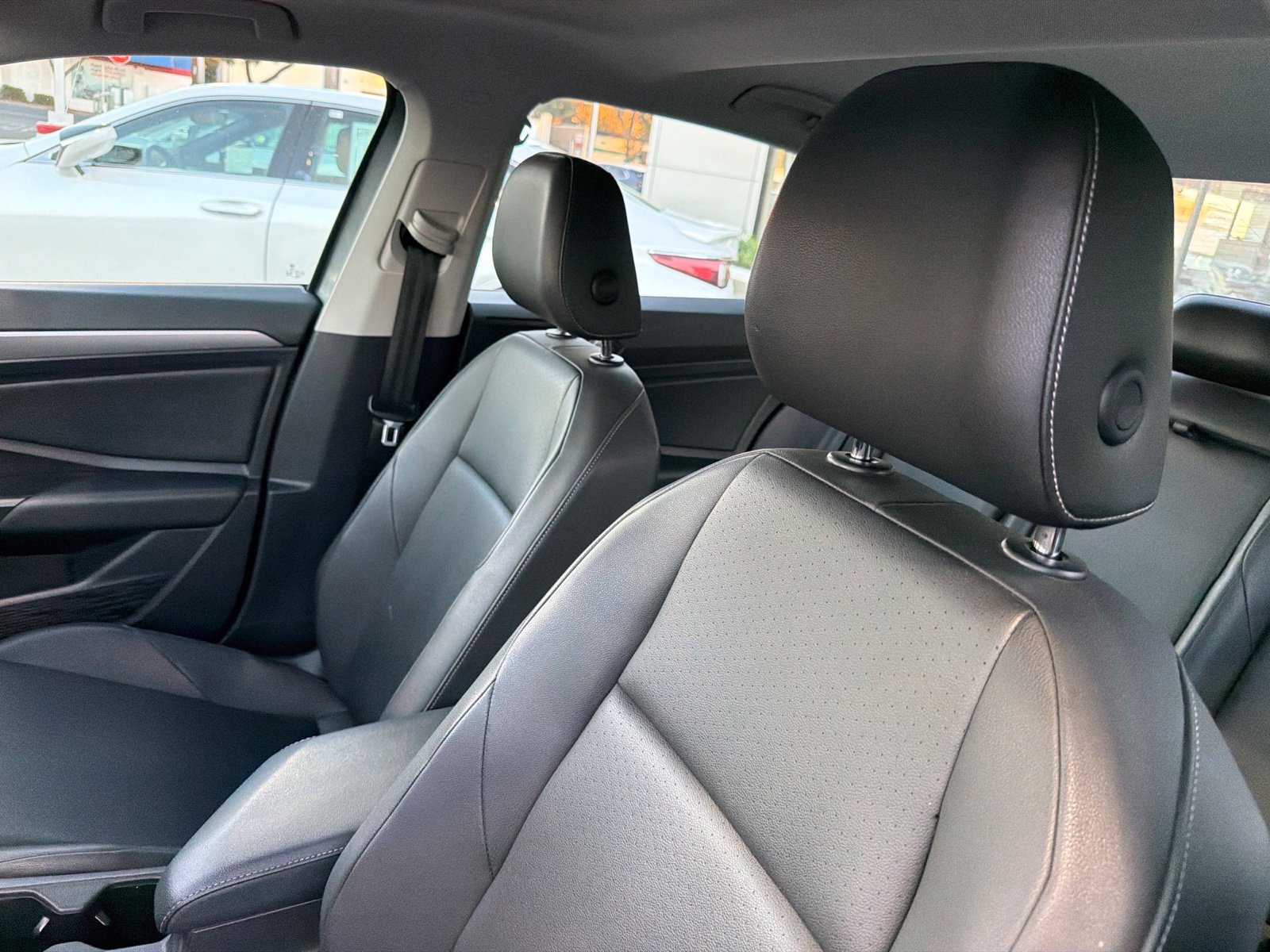 Used 2020 Volkswagen Jetta SE w/ SE Cold Weather Package FWD image 8
