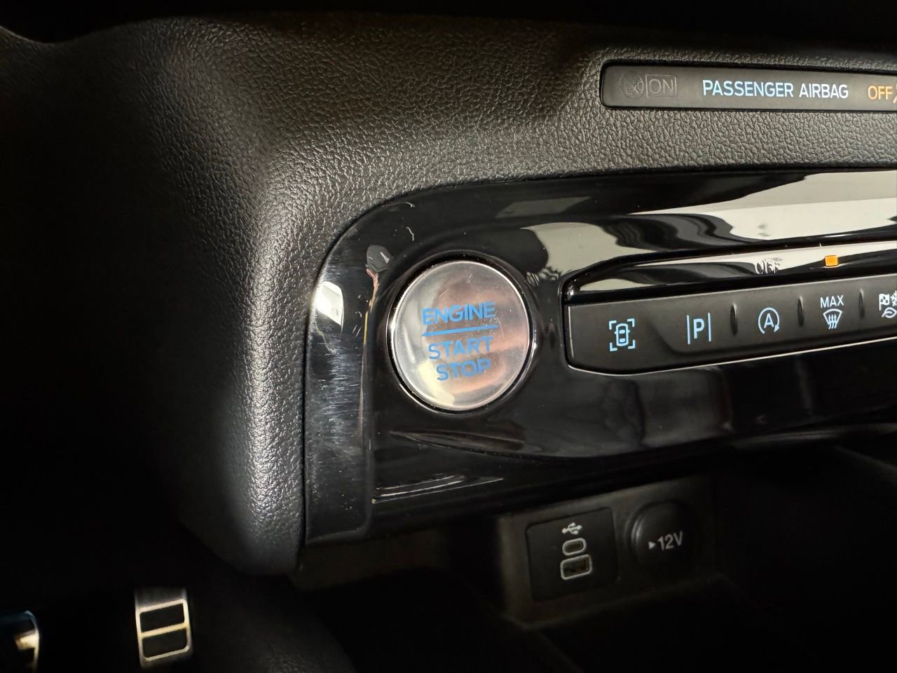 Used 2024 Ford Escape ST-Line Elite w/ Premium Technology Package AWD/4WD image 30