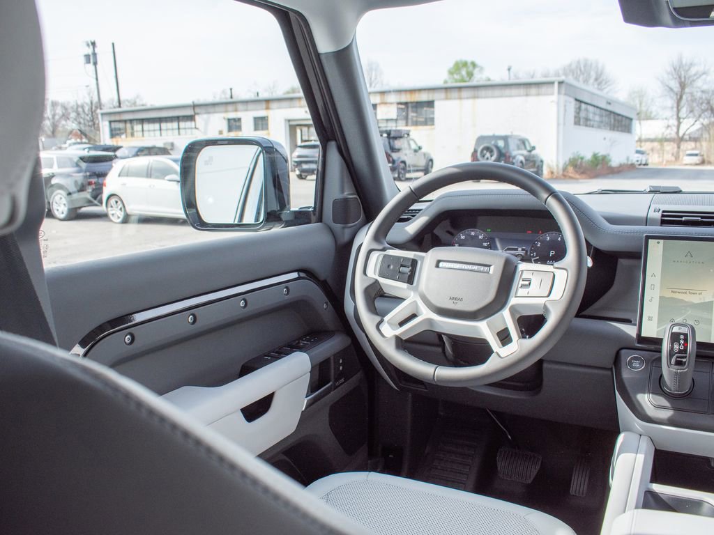 New 2026 Land Rover Defender 110 X-Dynamic SE image 18