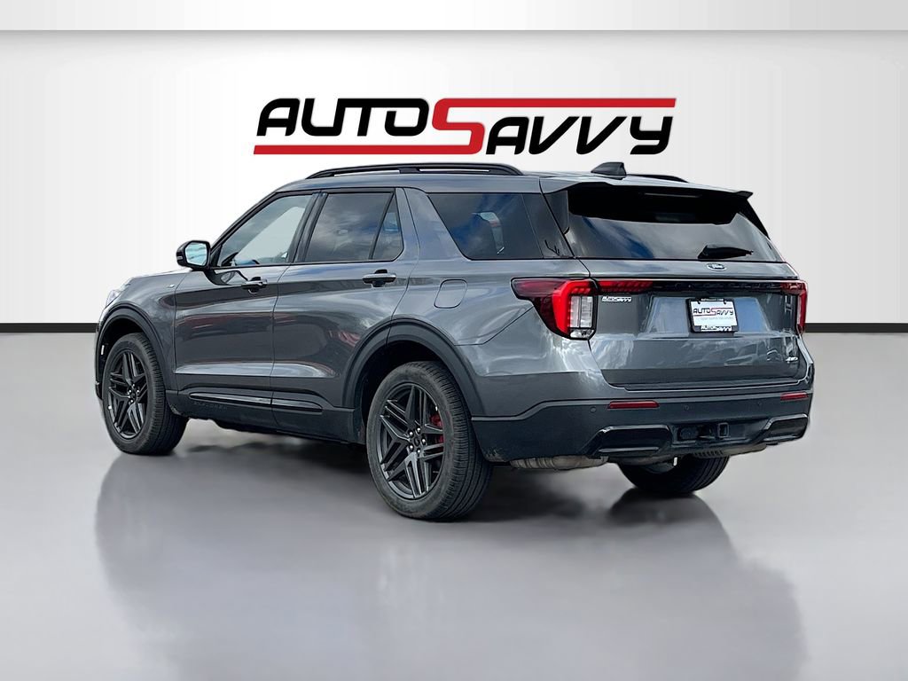 Used 2025 Ford Explorer ST-Line w/ ST-Line Street Pack image 5