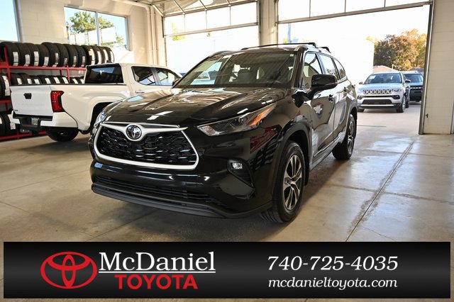 Used 2023 Toyota Highlander XLE