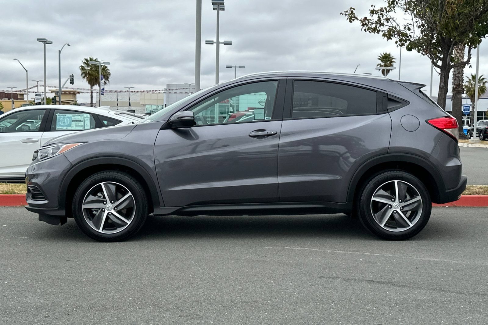 Used 2022 Honda HR-V EX image 7