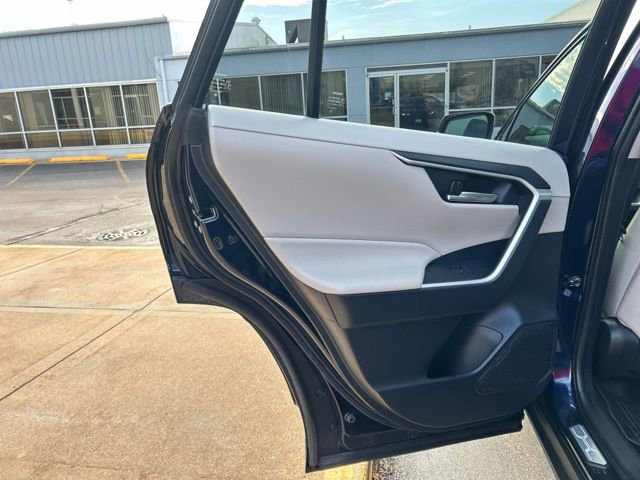Used 2023 Toyota RAV4 XLE Premium image 19