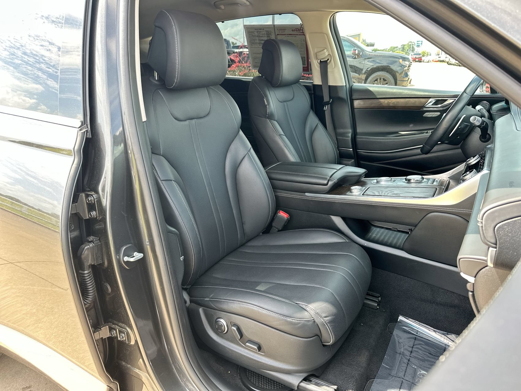 Used 2024 Genesis GV80 2.5T AWD/4WD image 24