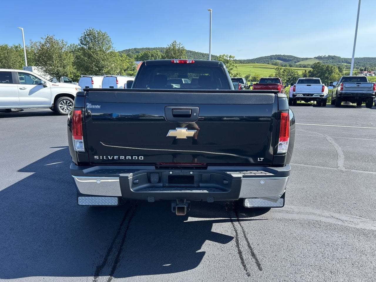 Used 2009 Chevrolet Silverado 3500 LT w/ Interior Plus Package AWD/4WD image 6