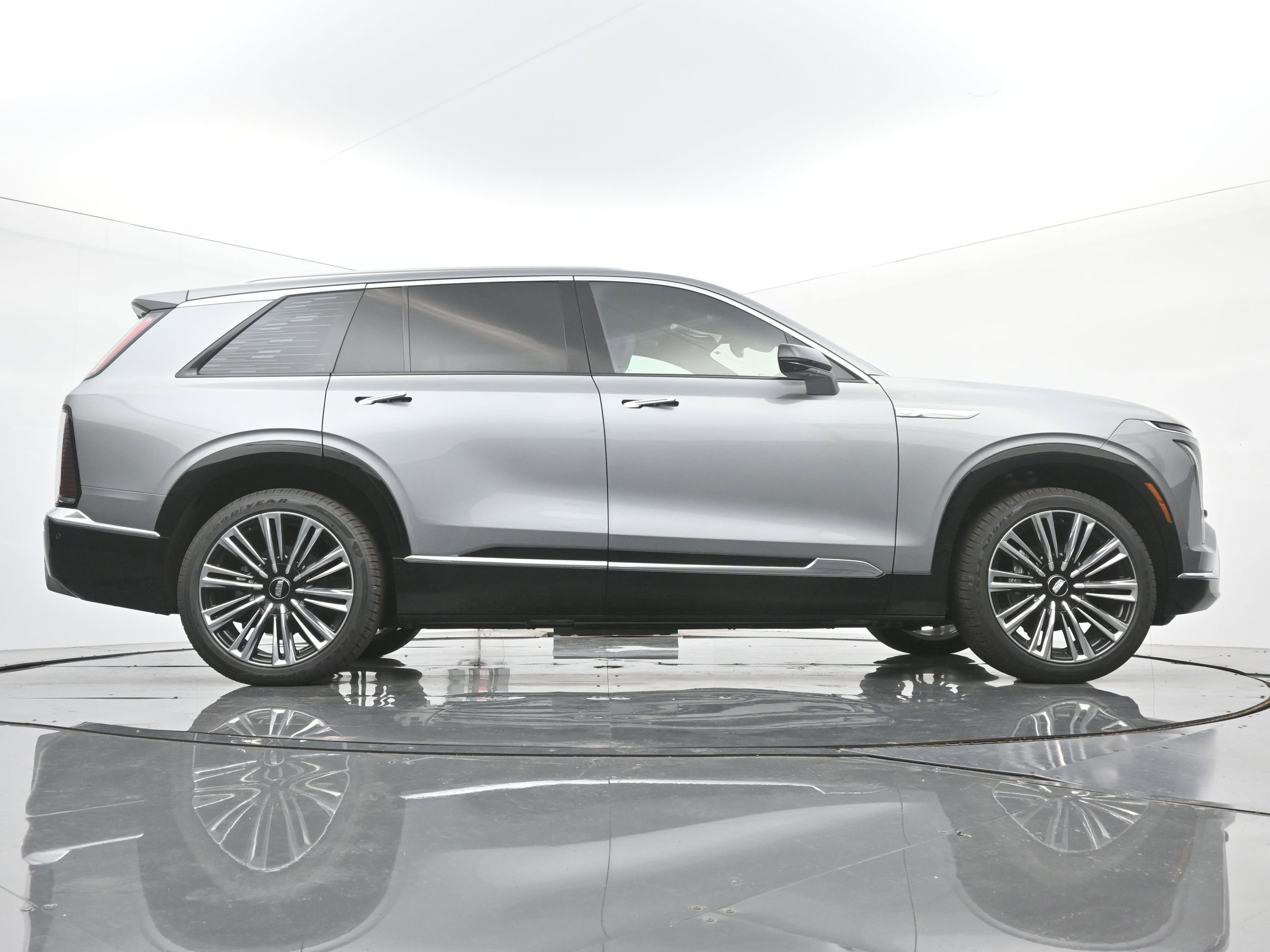 New 2026 Cadillac Vistiq Premium Luxury w/ LPO, Floor Liner Package image 20