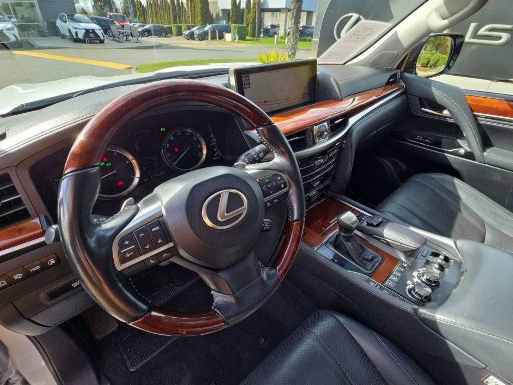 Used 2017 Lexus LX 570 4WD w/ Luxury Package image 12