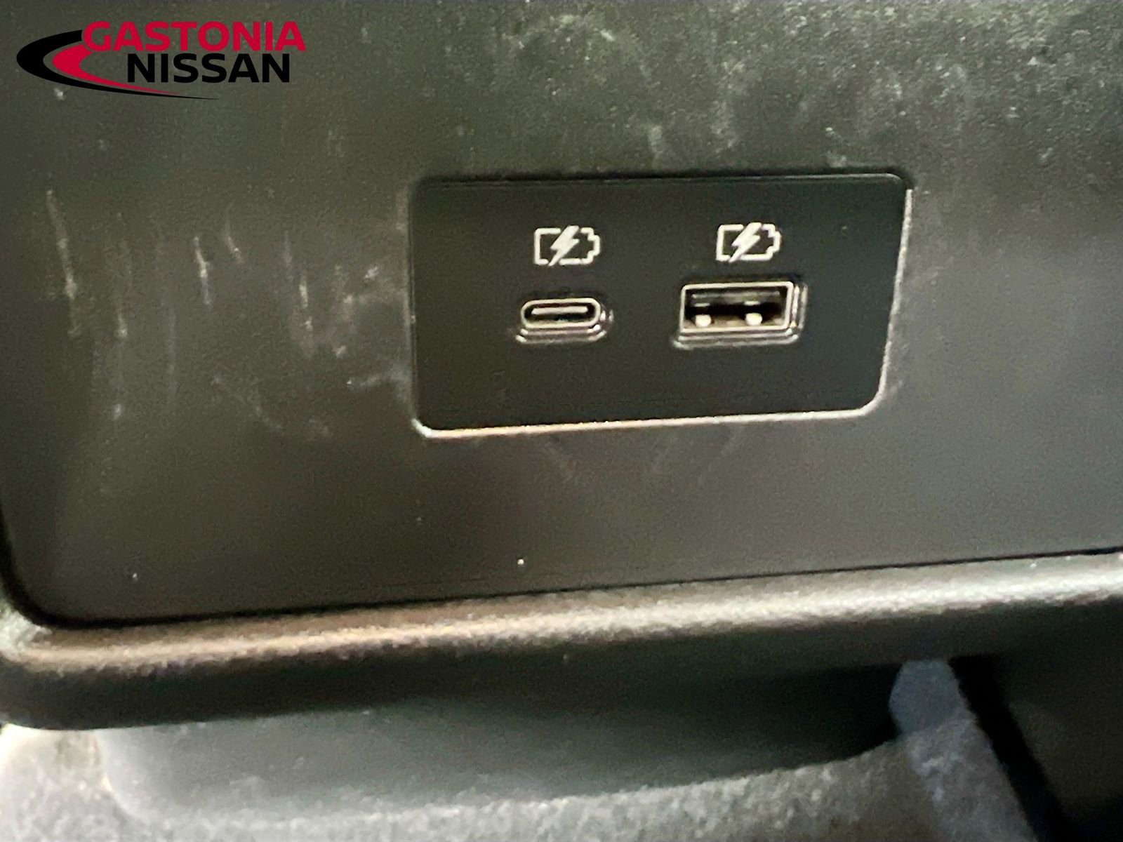 Used 2021 Nissan Rogue SV image 32